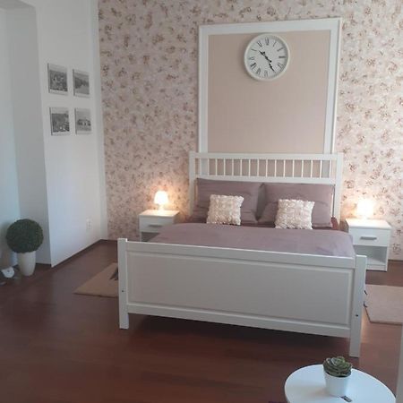 Ubytovani Na Spravnem Miste Znojmo Exterior foto