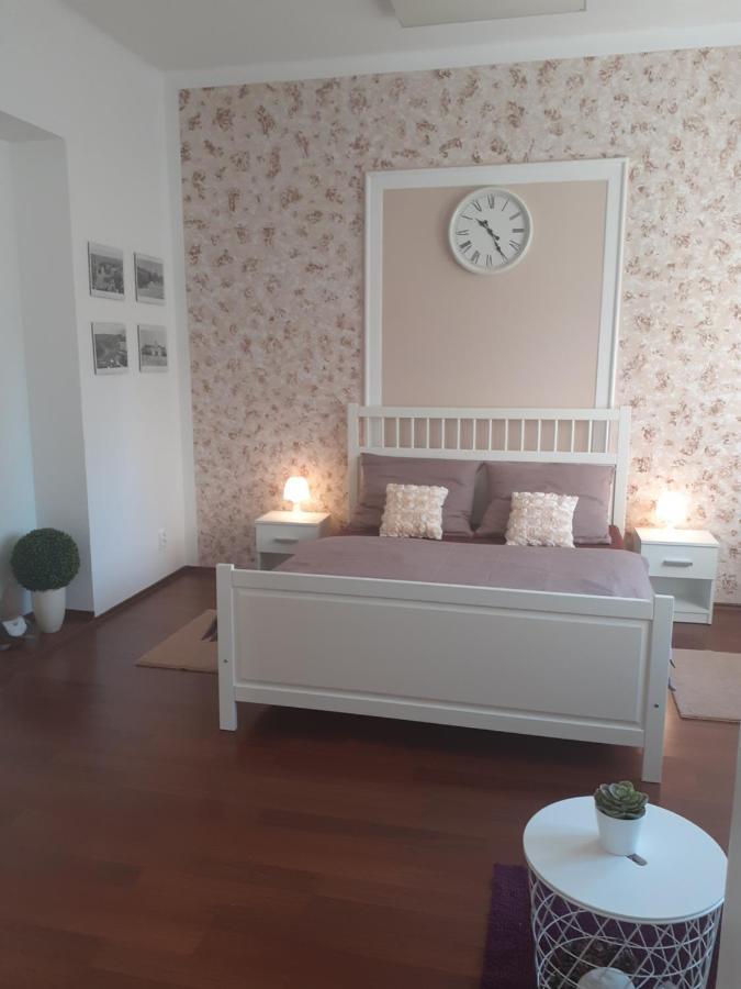 Ubytovani Na Spravnem Miste Znojmo Exterior foto
